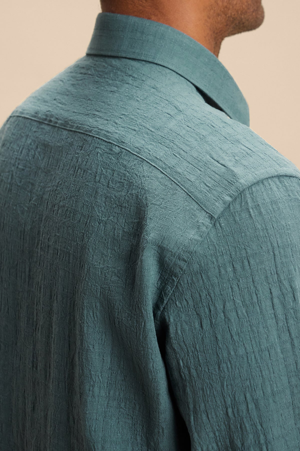 Kasumi Grid Cypress shirt, back collar detail