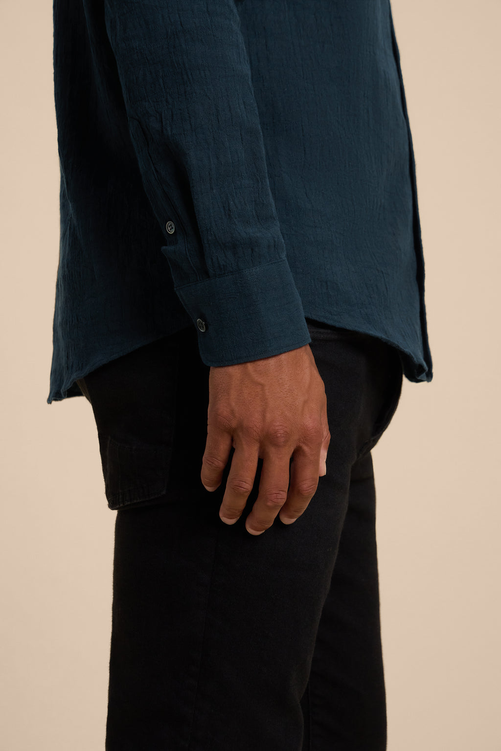 Kasumi Grid Indigo shirt, cuff detail