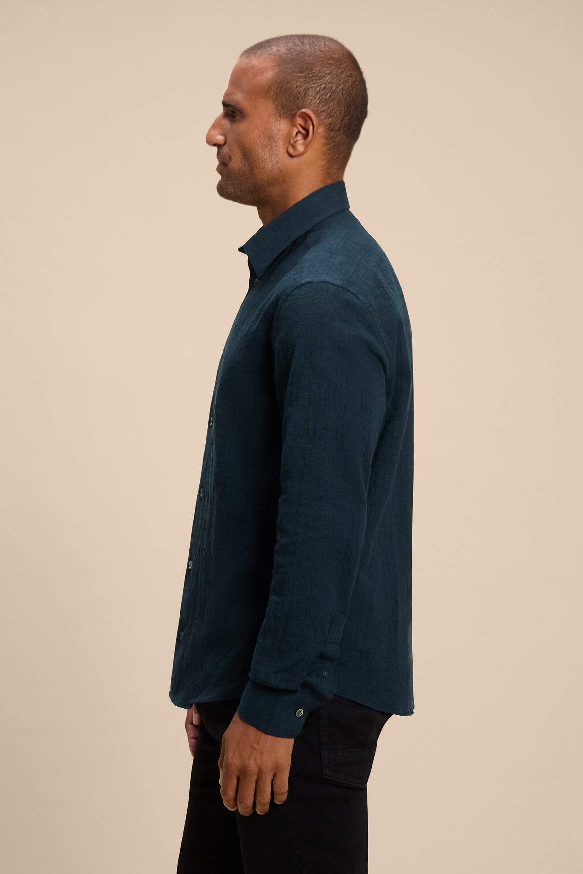 Kasumi Grid Indigo shirt, side on model
