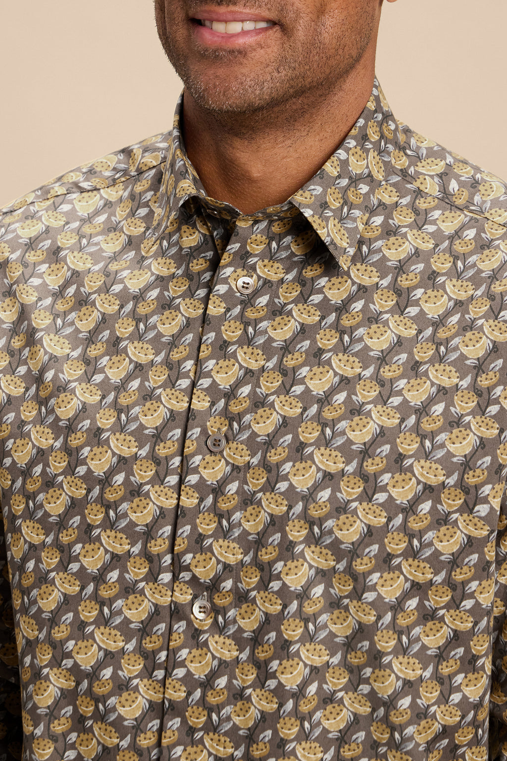 Lotus shirt, collar detail