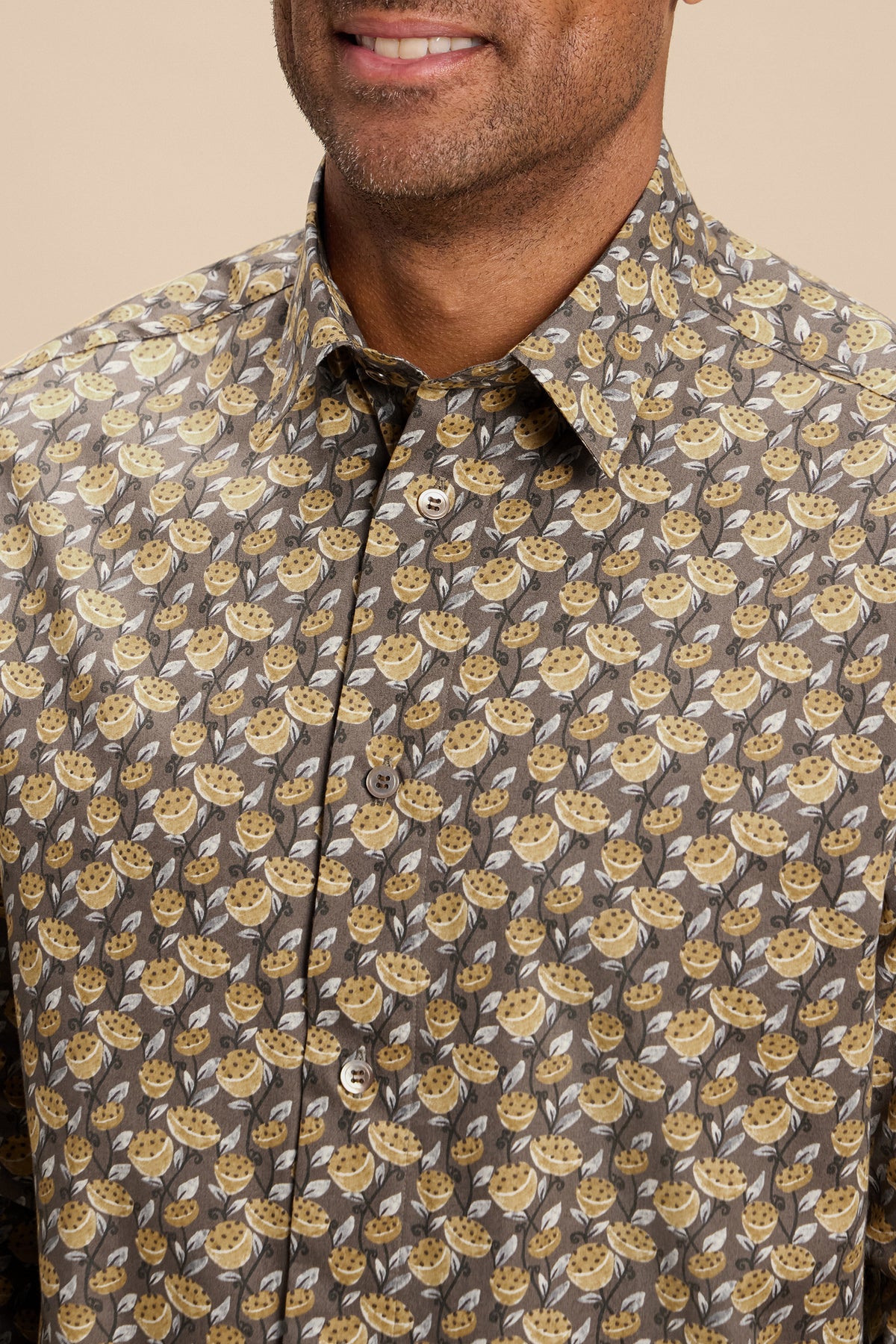 Lotus shirt, collar detail