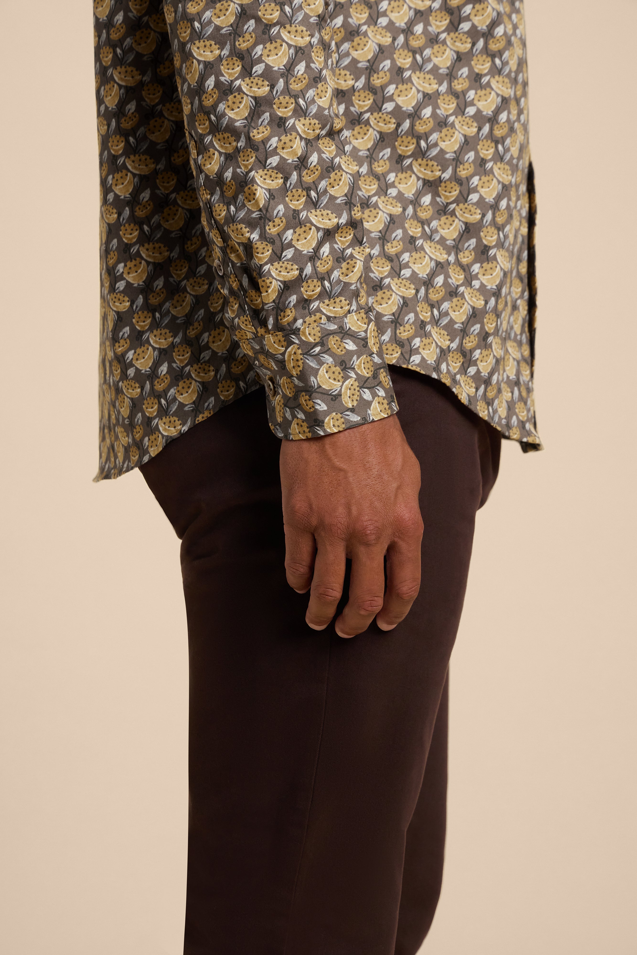 Lotus shirt, cuff detail