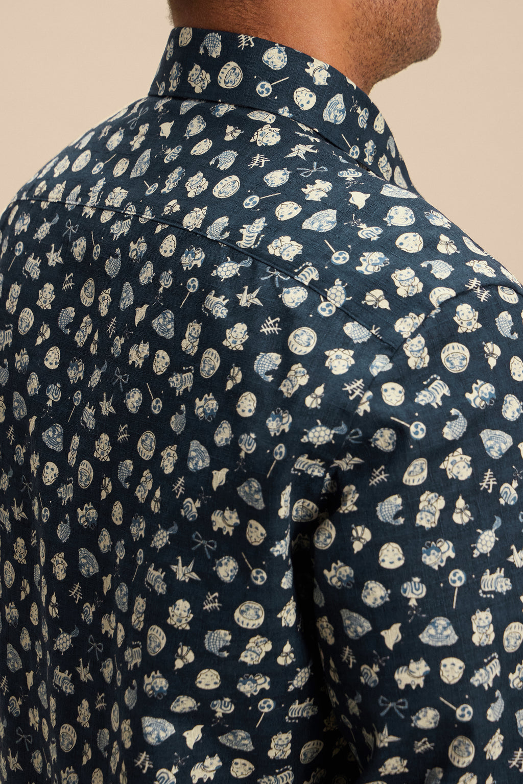 Lucky Icons shirt, back collar detail