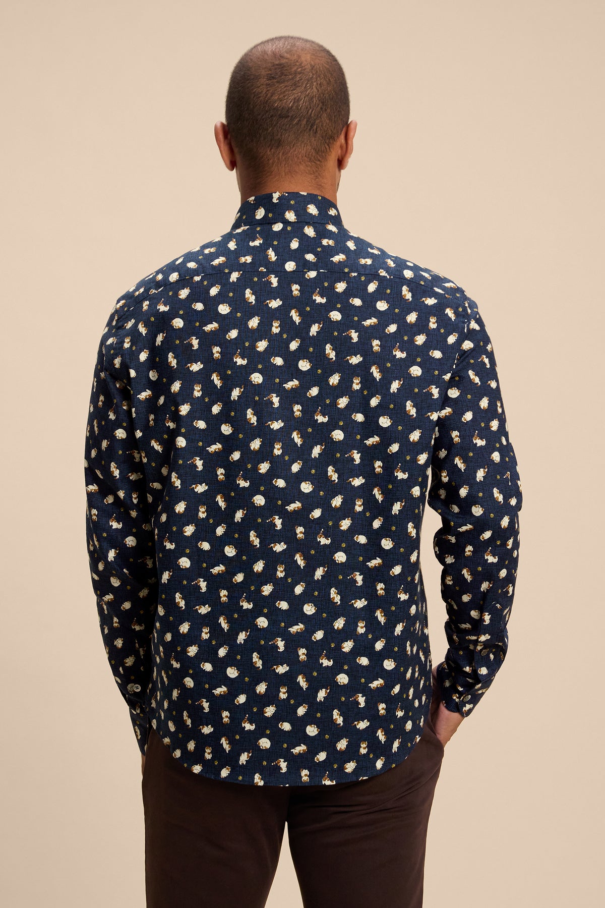 Neko no Suzu shirt, back on model