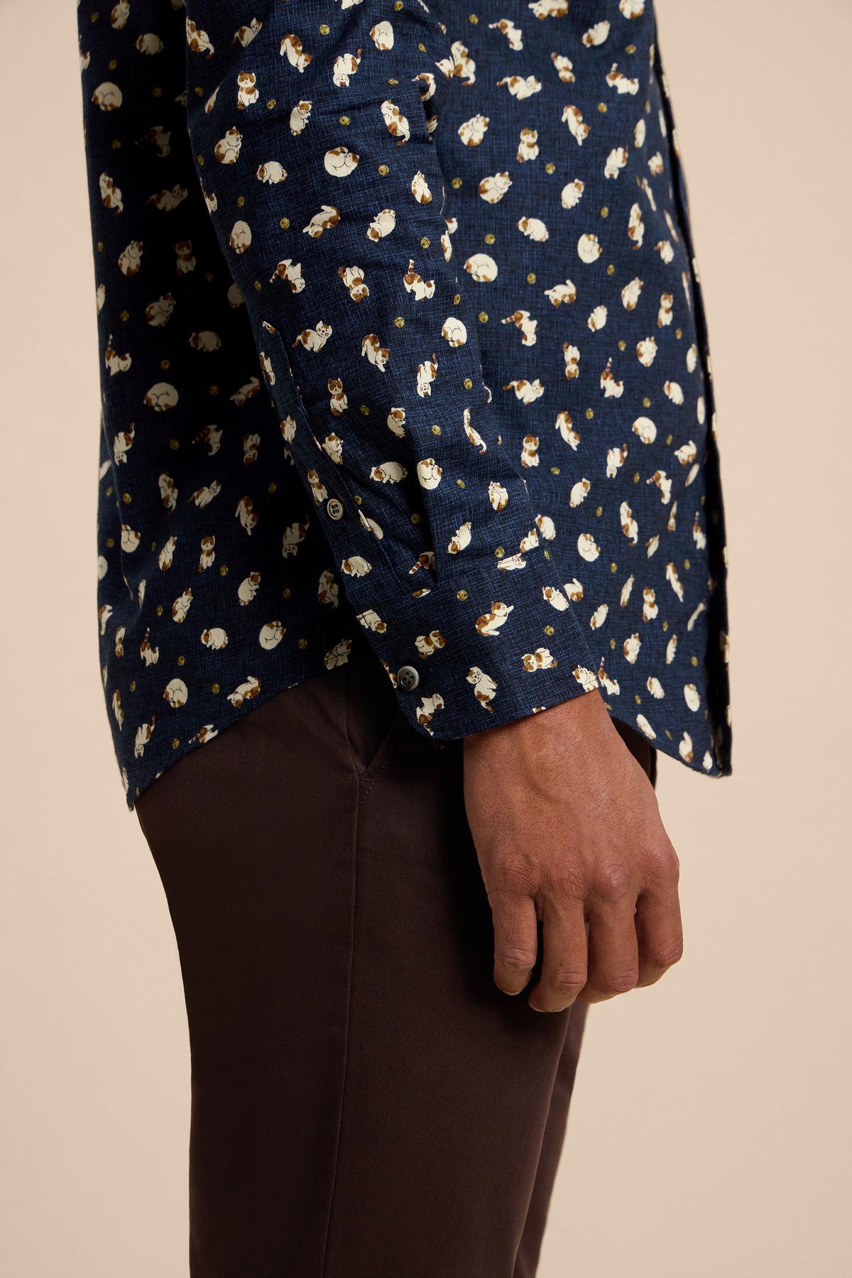 Neko no Suzu shirt, cuff detail